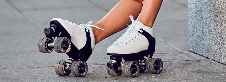 Une femme fait une découverte renversante en achetant des patins à roulettes