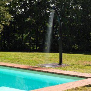 douche solaire pour la piscine